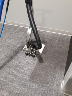 Commercial Carpet Cleaning in Inglewood, NE (2)