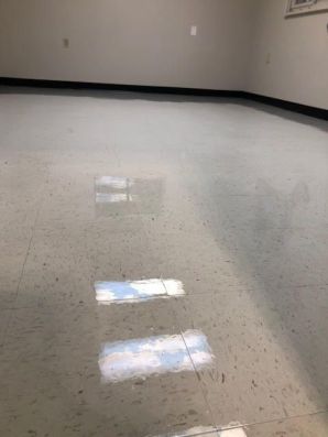 Floor Stripping and Waxing in Fremont, NE (1)